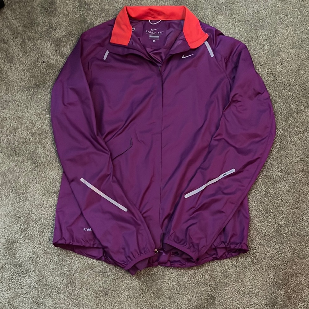 ✨LIKE NEW✨ NIKE STORM FIT JACKET